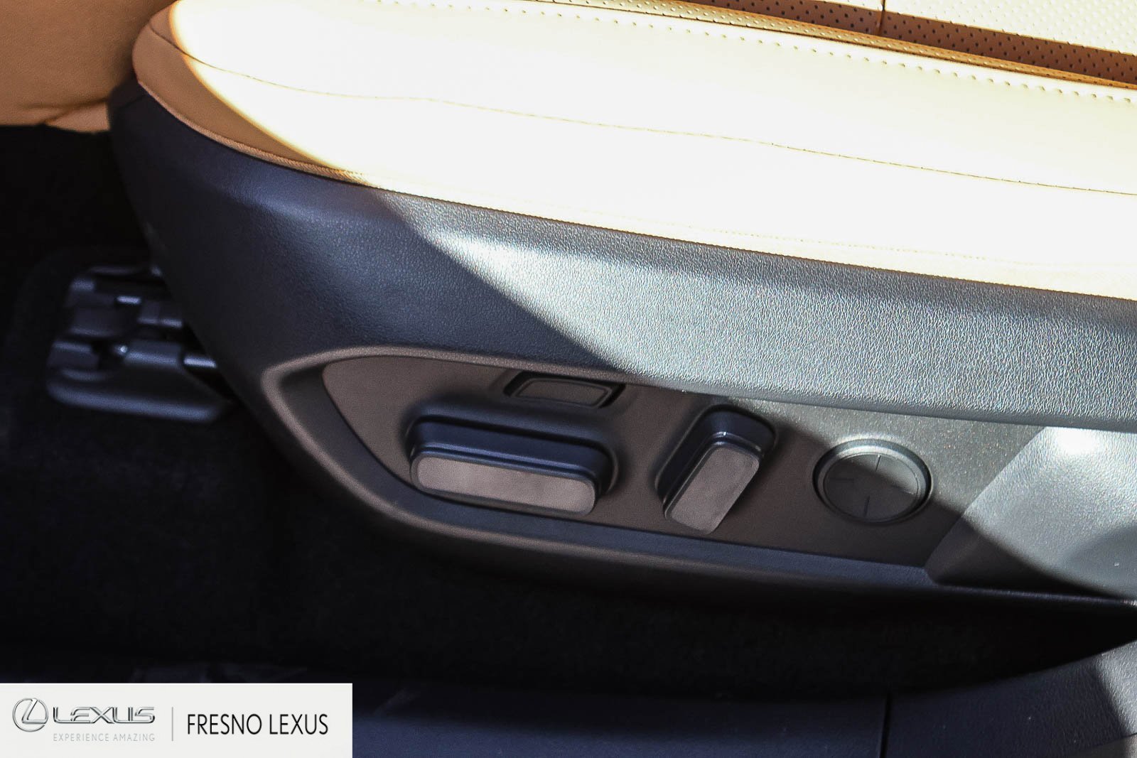 New 2026 Lexus ES 350e w/ Cold Area Package FWD image 21