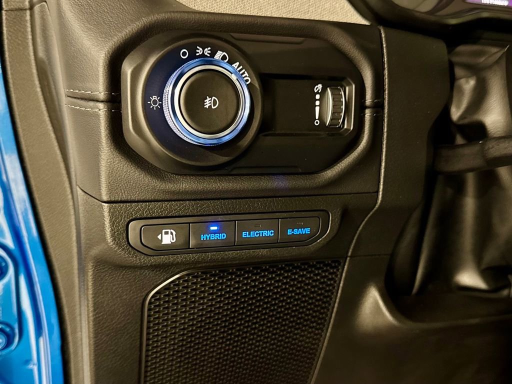 Used 2024 Jeep Wrangler Unlimited Sahara w/ Technology Group image 35