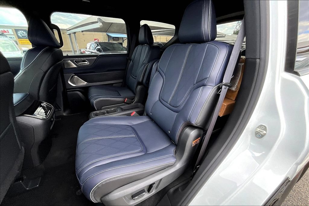 Used 2026 INFINITI QX80 4WD w/ Sport Exterior Package image 12