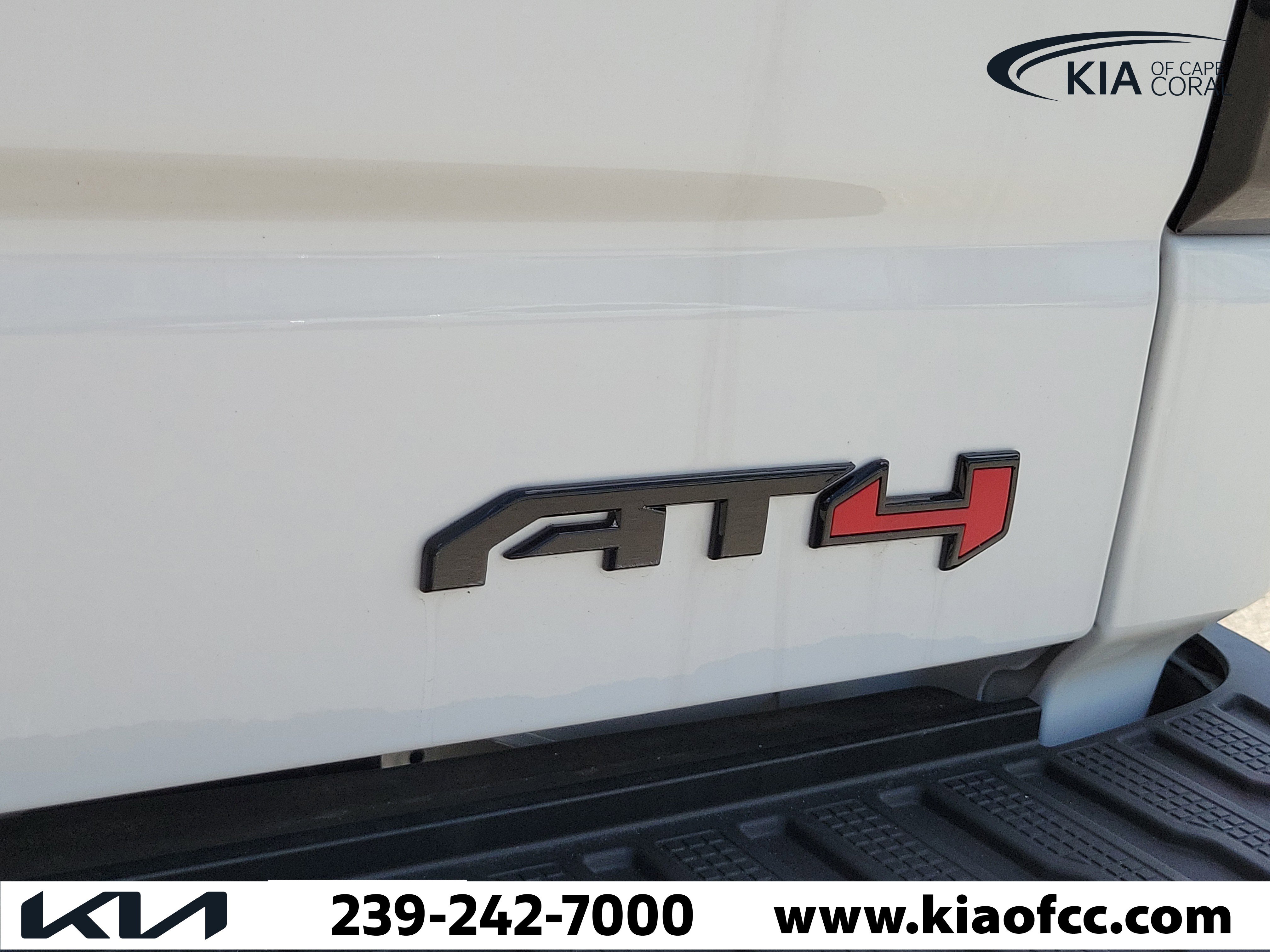 Used 2025 GMC Sierra 1500 AT4 w/ AT4 Premium Package AWD/4WD image 8