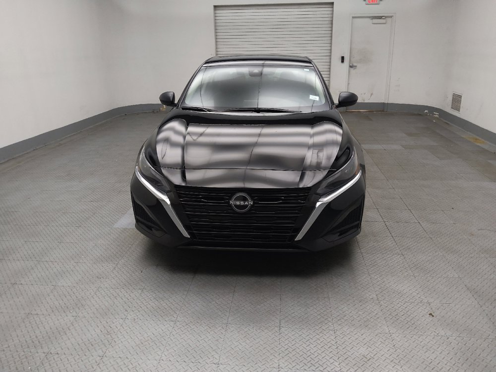Used 2025 Nissan Altima 2.5 SV FWD image 15