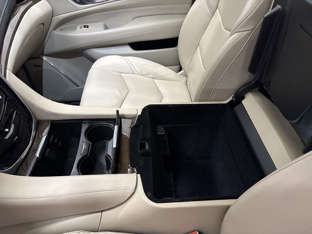Used 2020 Cadillac Escalade Premium Luxury image 18