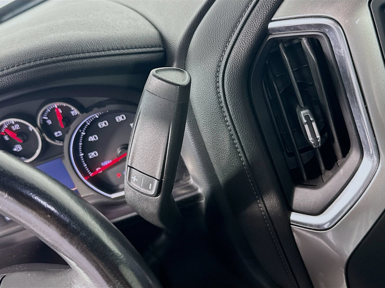 Used 2019 Chevrolet Silverado 1500 LTZ w/ LTZ Plus Package AWD/4WD image 16