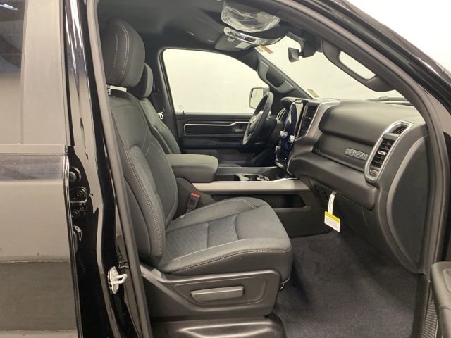 New 2026 RAM 1500 4x4 Crew Cab image 24