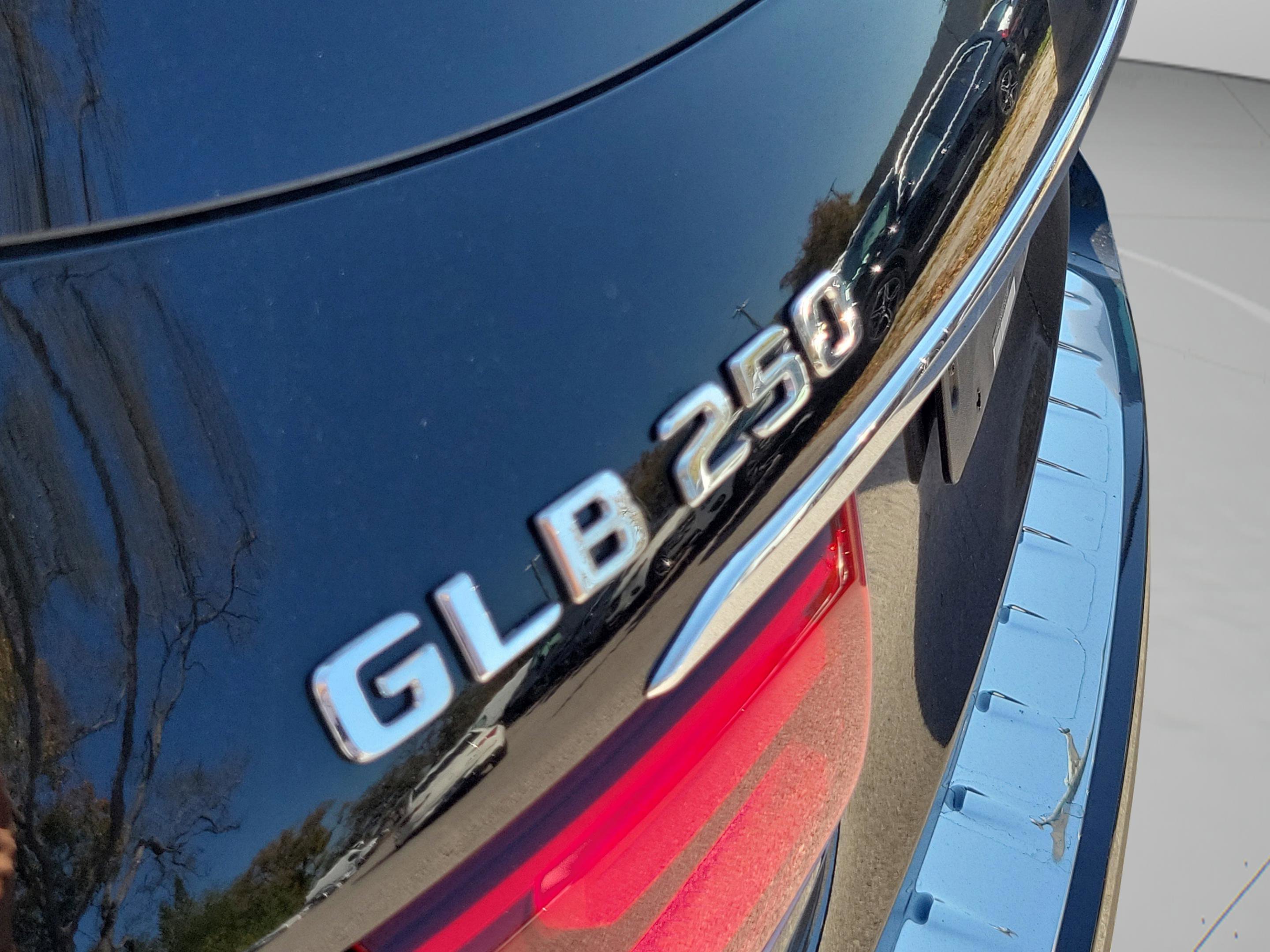 Used 2024 Mercedes-Benz GLB 250 image 31