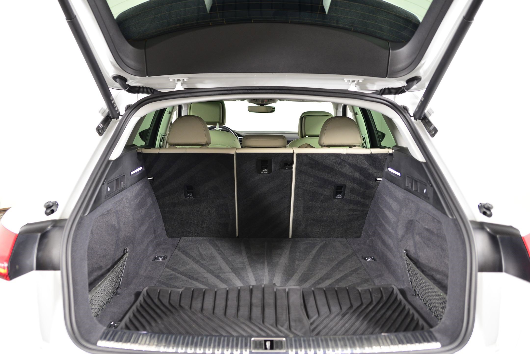 Certified 2024 Audi Q8 e-tron Premium image 22