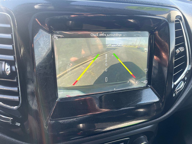 Used 2018 Jeep Compass Latitude w/ Popular Equipment Group AWD/4WD image 31