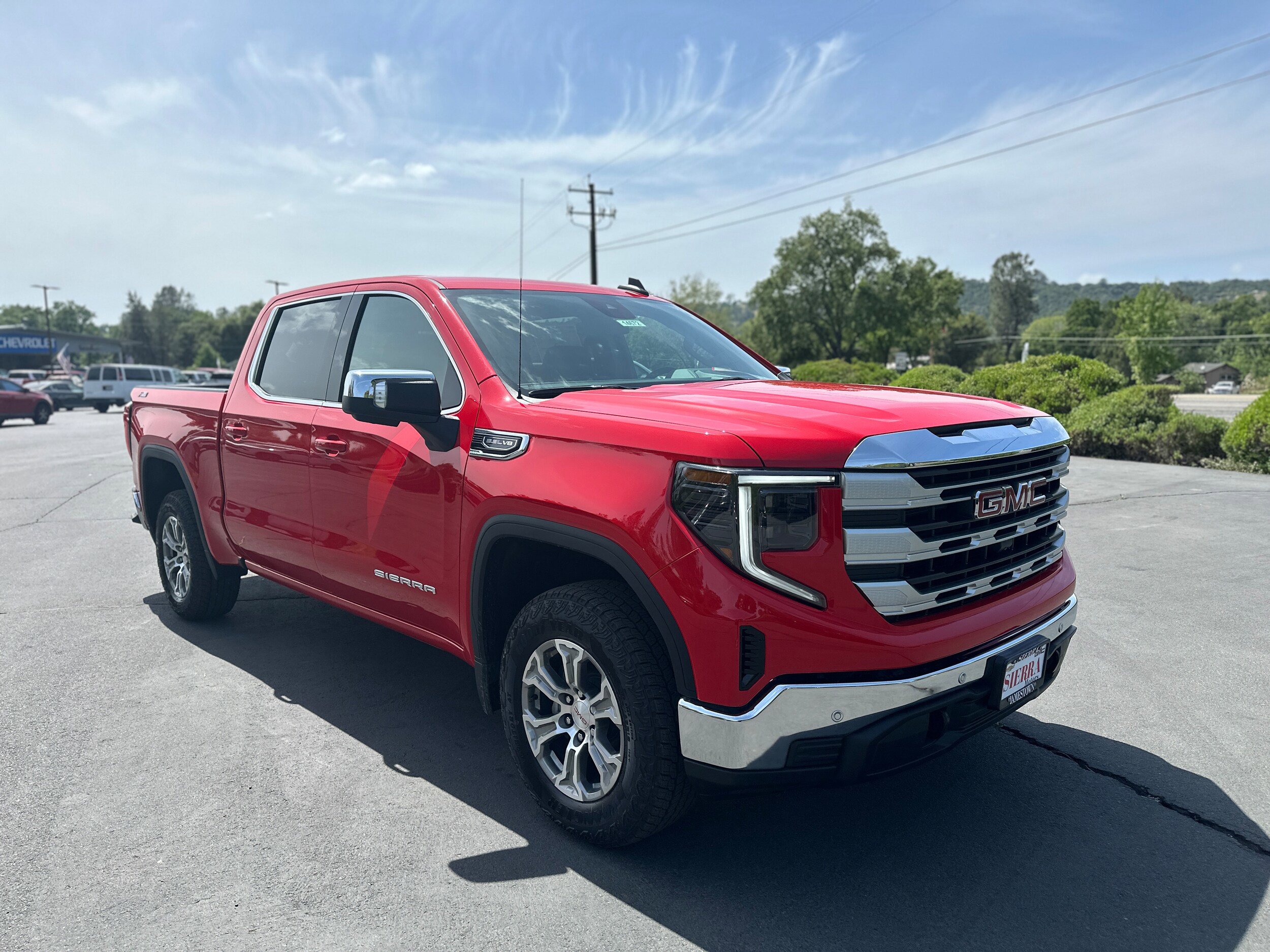 Used 2025 GMC Sierra 1500 SLE AWD/4WD image 3