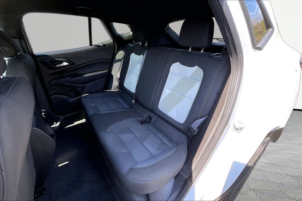Used 2024 Chevrolet Trax RS w/ Driver Confidence Package FWD image 25