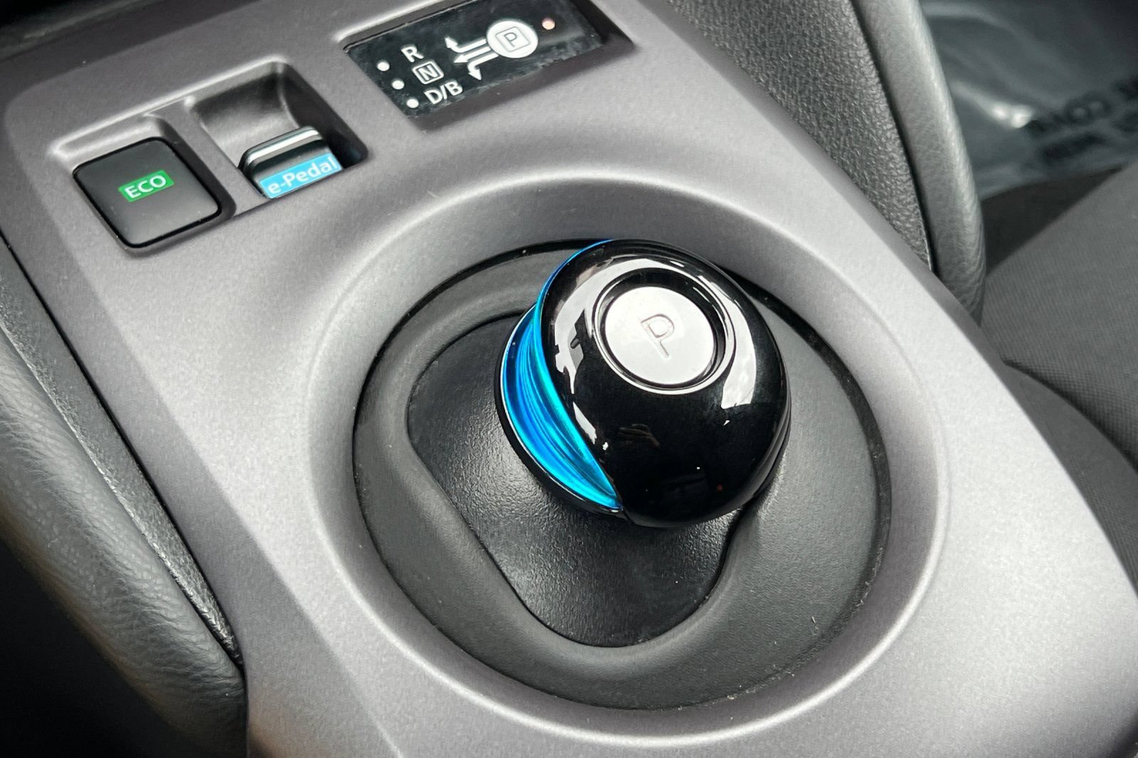 Certified 2025 Nissan Leaf S FWD image 24