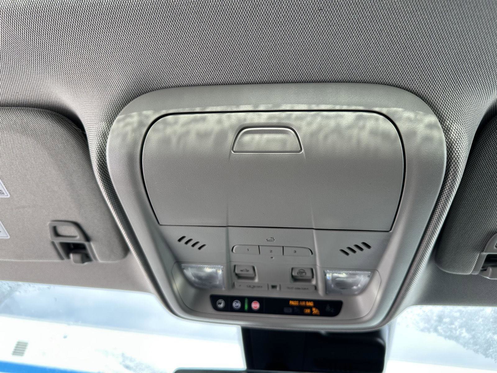 Used 2022 Cadillac XT4 Premium Luxury w/ Sun And Sound Package image 37