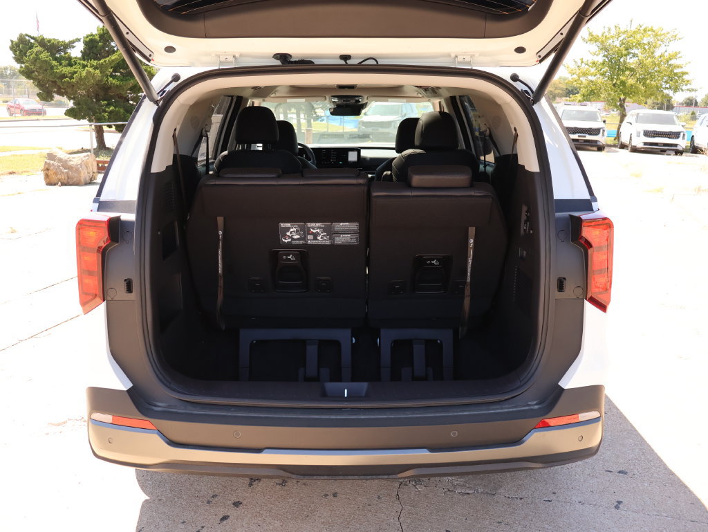 New 2027 Kia Carnival SX w/ Dark Edition Package FWD image 8