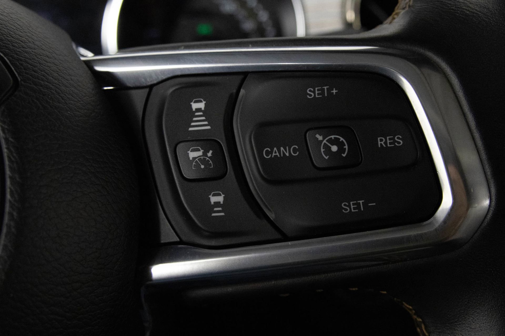 Used 2022 Jeep Wrangler Unlimited Sahara image 32