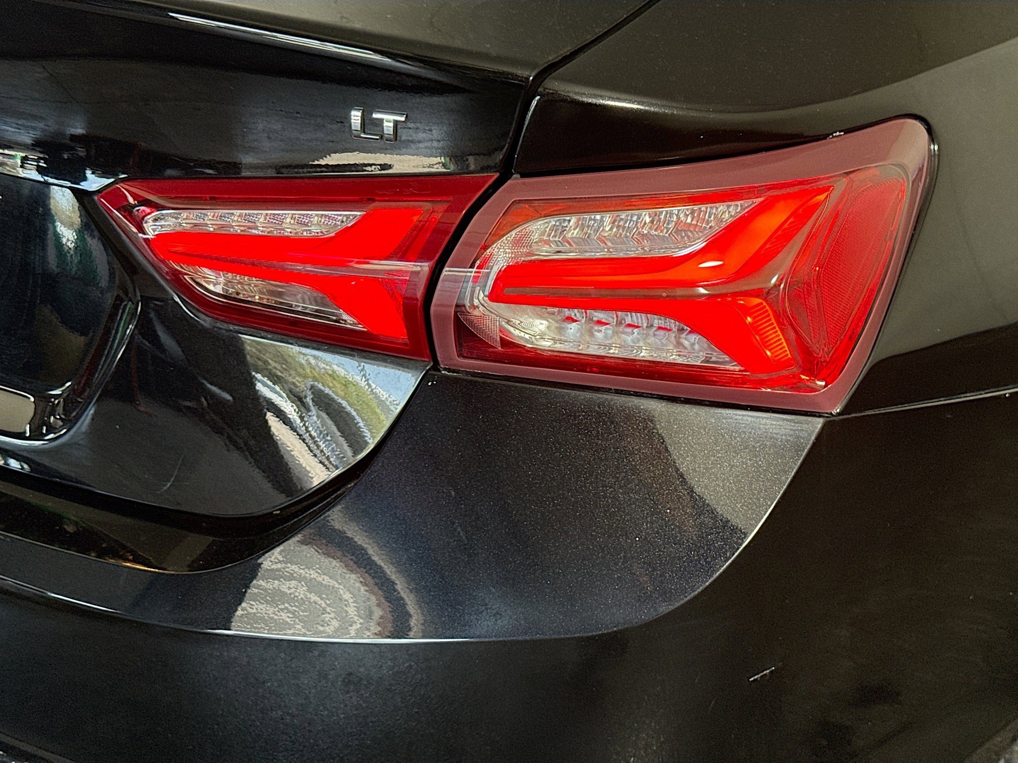 Used 2022 Chevrolet Malibu LT FWD image 34