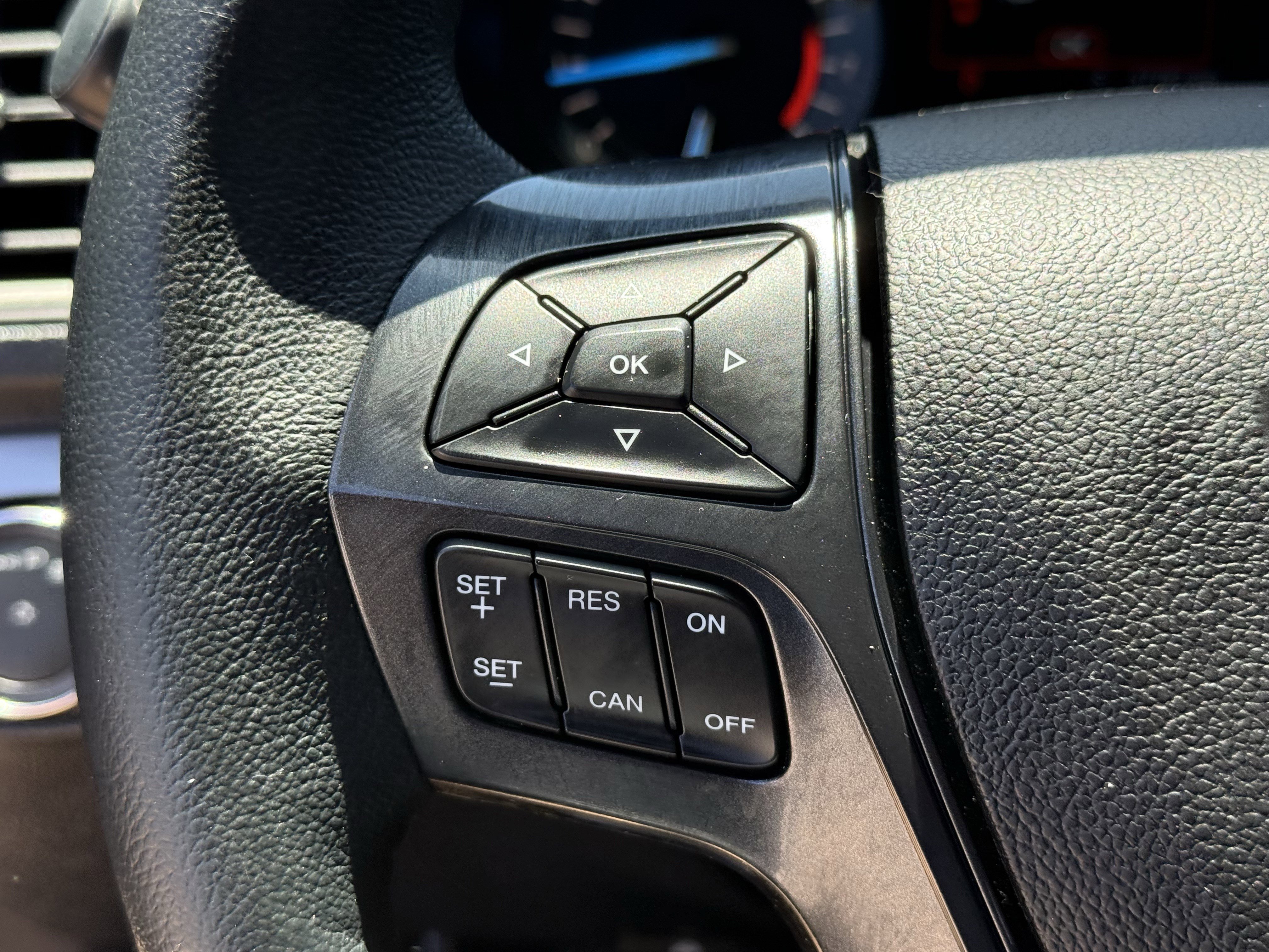 Used 2018 Ford Explorer XLT image 16