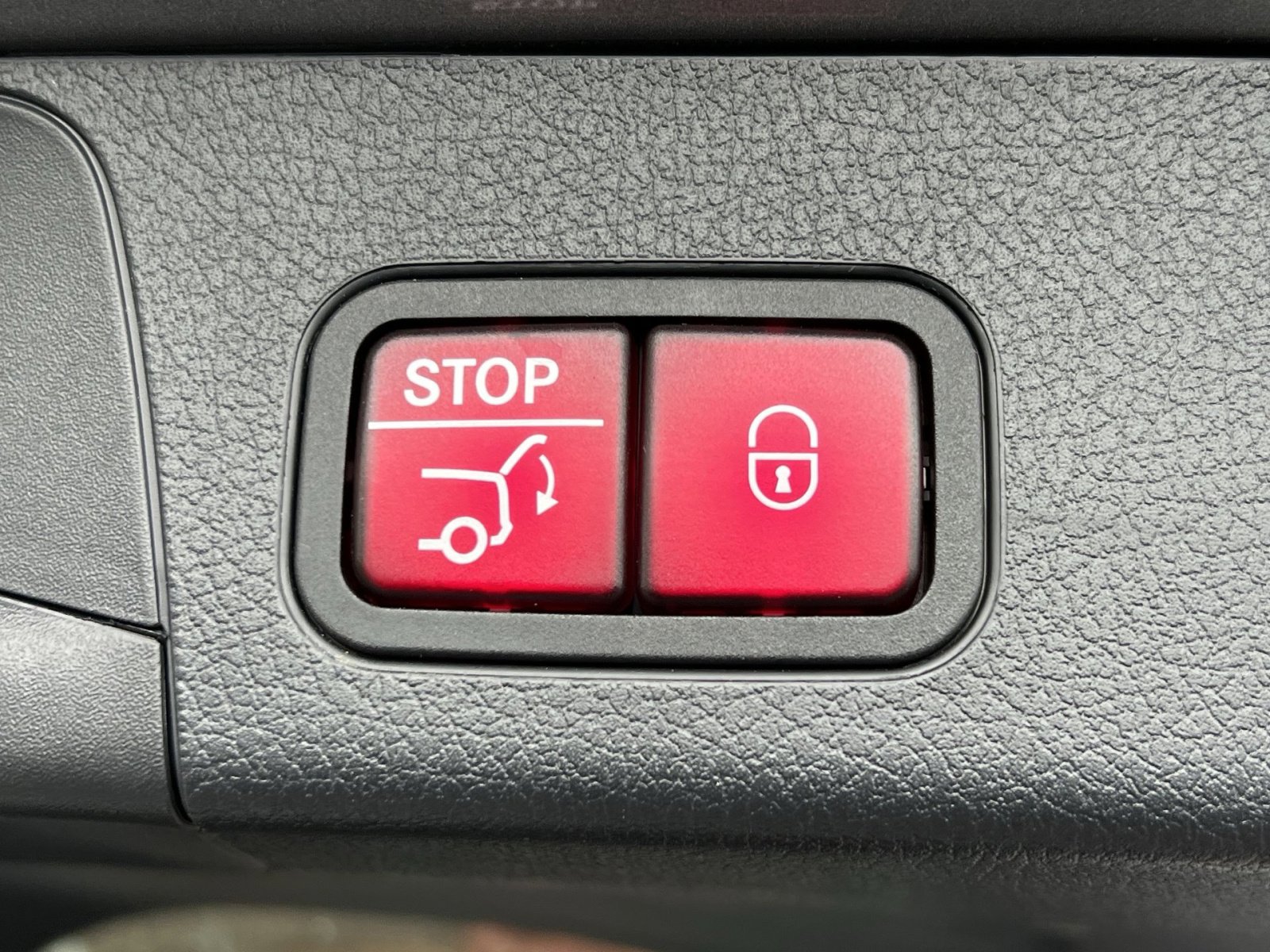 Certified 2022 Mercedes-Benz GLB 250 4MATIC image 26