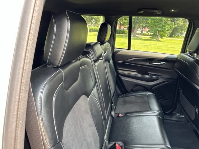 Used 2023 Jeep Grand Cherokee Altitude AWD/4WD image 22