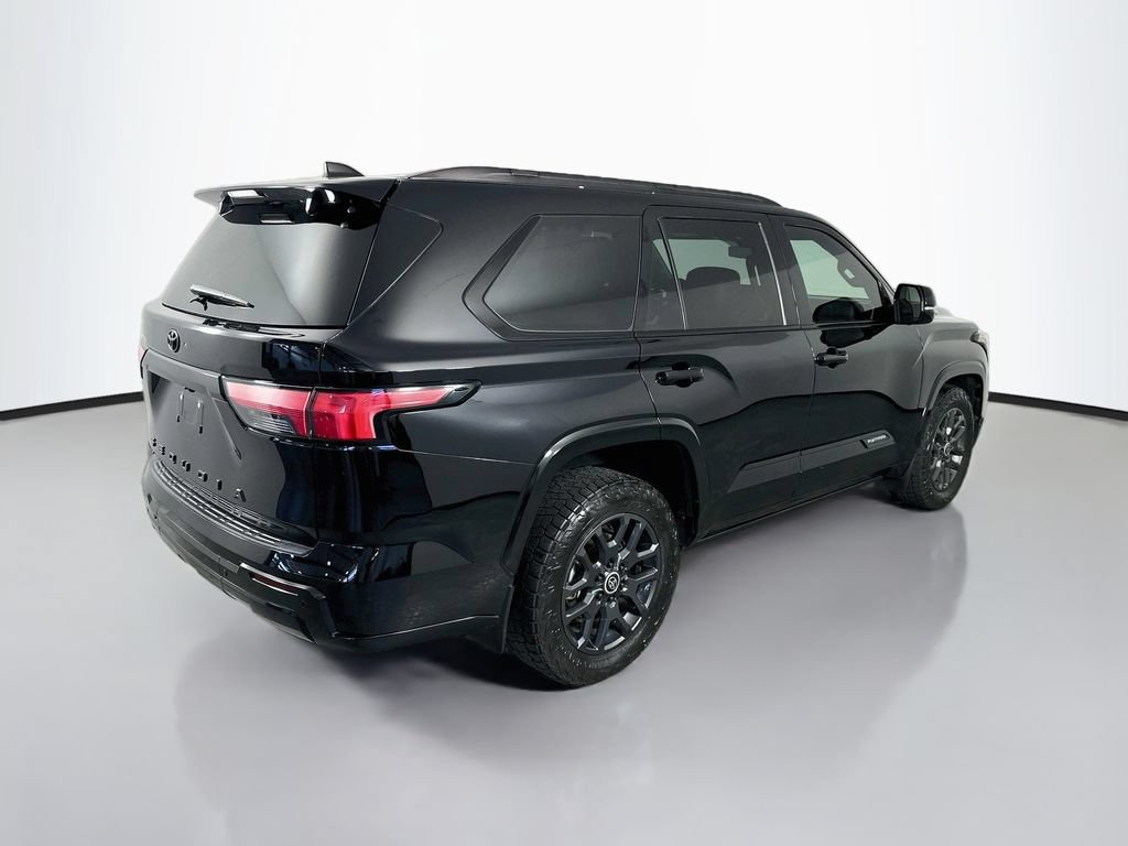 Used 2024 Toyota Sequoia Platinum AWD/4WD image 7