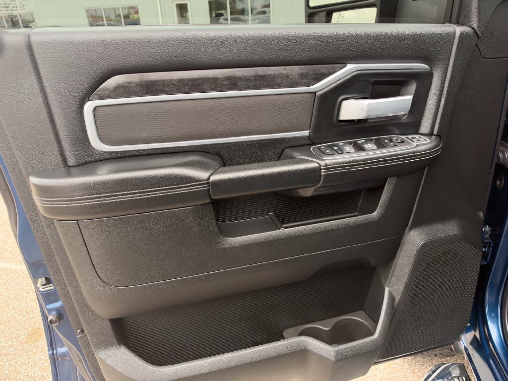 Used 2024 RAM 3500 Big Horn w/ Sport Appearance Package AWD/4WD image 9