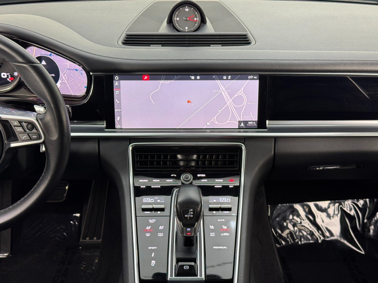 Used 2018 Porsche Panamera 4S w/ Premium Package Plus AWD/4WD image 24