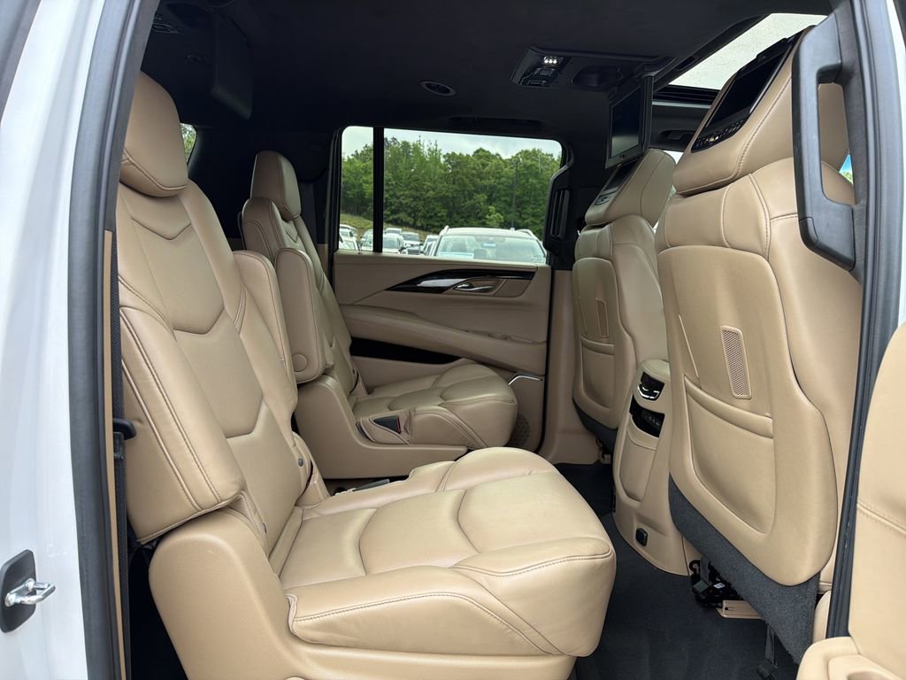 Used 2019 Cadillac Escalade ESV Platinum image 18
