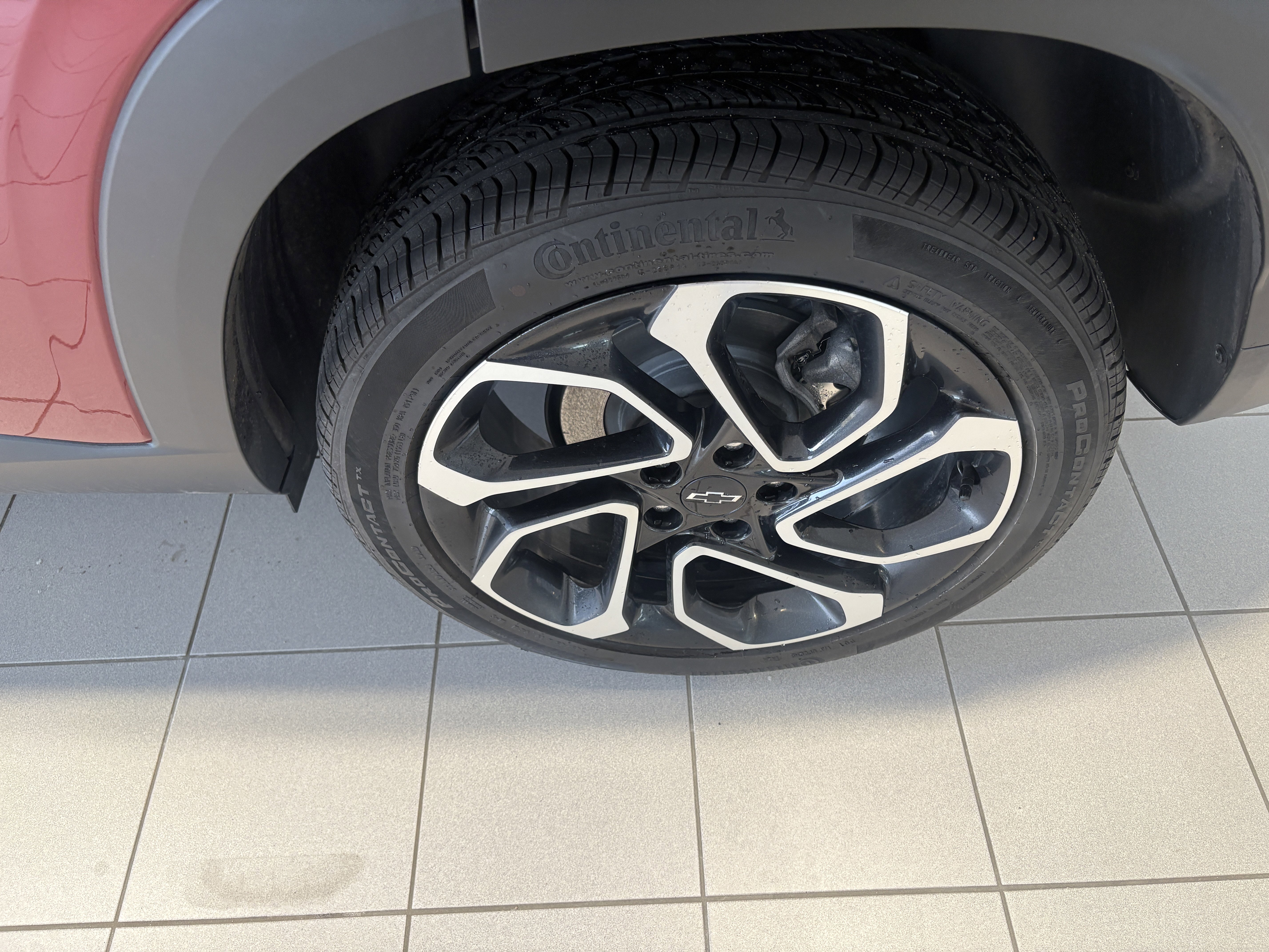 Used 2025 Chevrolet Trax RS w/ Sunroof Package image 6