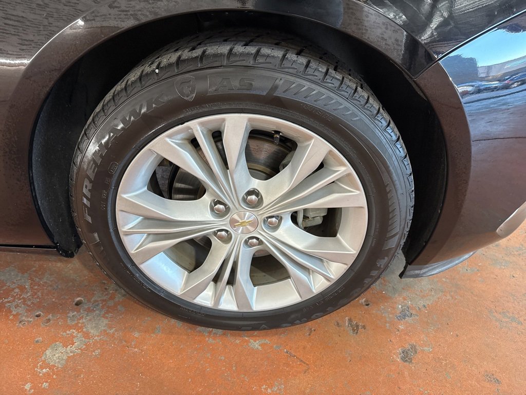 Used 2015 Chevrolet Impala LT w/ Convenience Package image 10