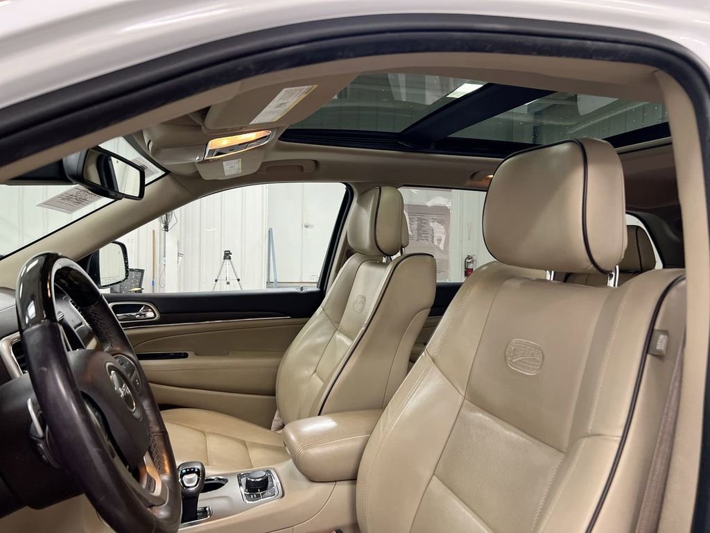 Used 2014 Jeep Grand Cherokee Overland w/ Advanced Technology Group image 20