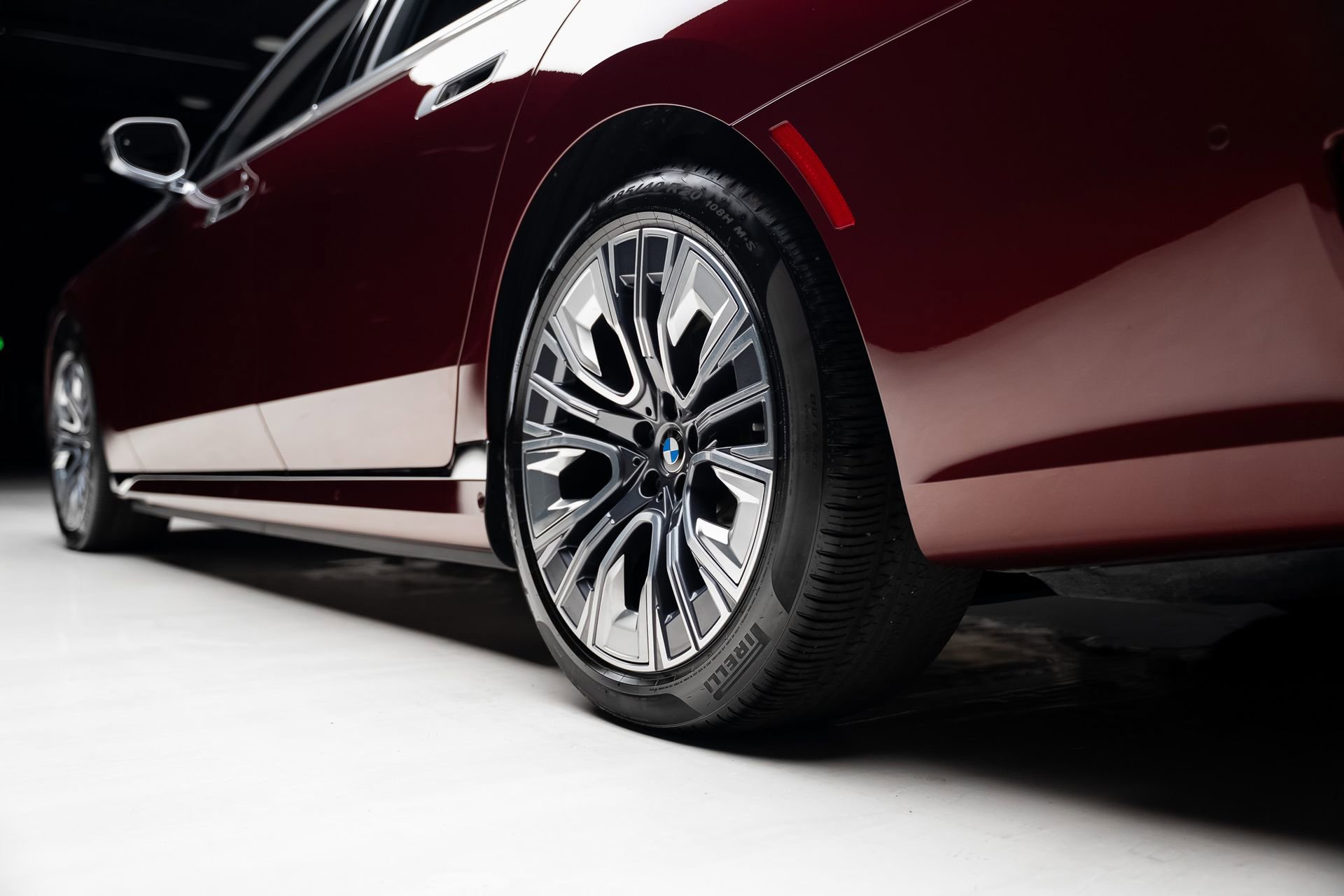 Used 2023 BMW i7 xDrive60 w/ Executive Package 2 image 76