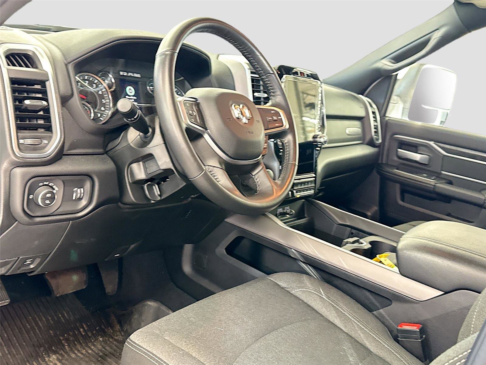 Used 2024 RAM 3500 Big Horn w/ Sport Appearance Package AWD/4WD image 7