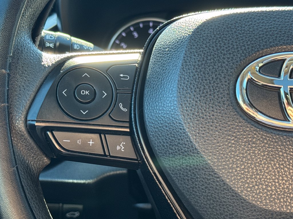 Used 2021 Toyota RAV4 XLE w/ Convenience Package AWD/4WD image 19