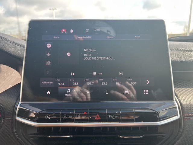 Used 2023 Jeep Compass Trailhawk image 19