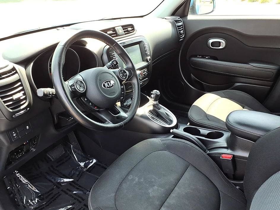 Used 2018 Kia Soul + FWD image 14