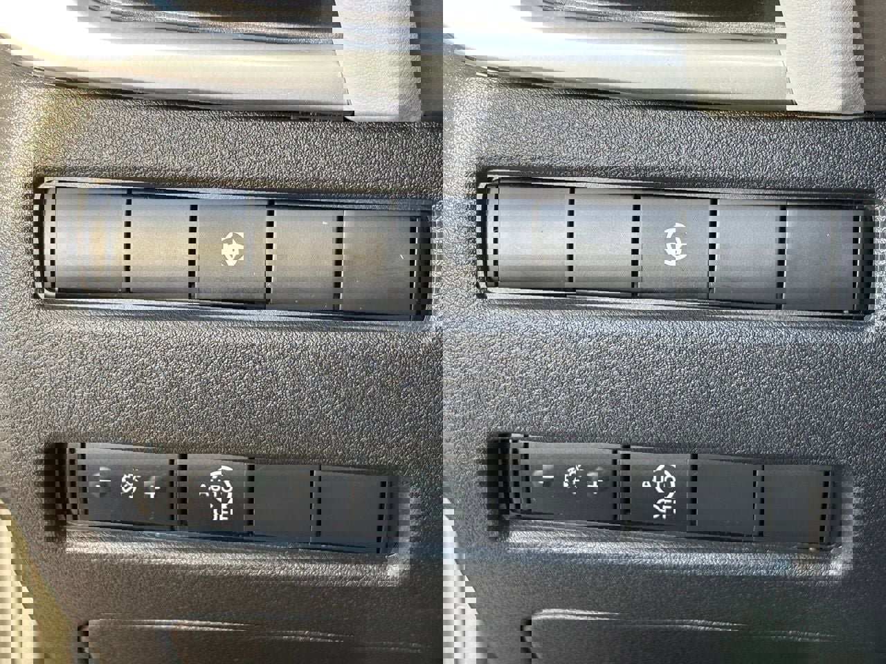 Certified 2023 Nissan Rogue SV image 17