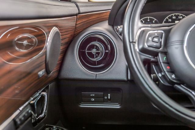 Used 2019 Jaguar XJ R-Sport image 26