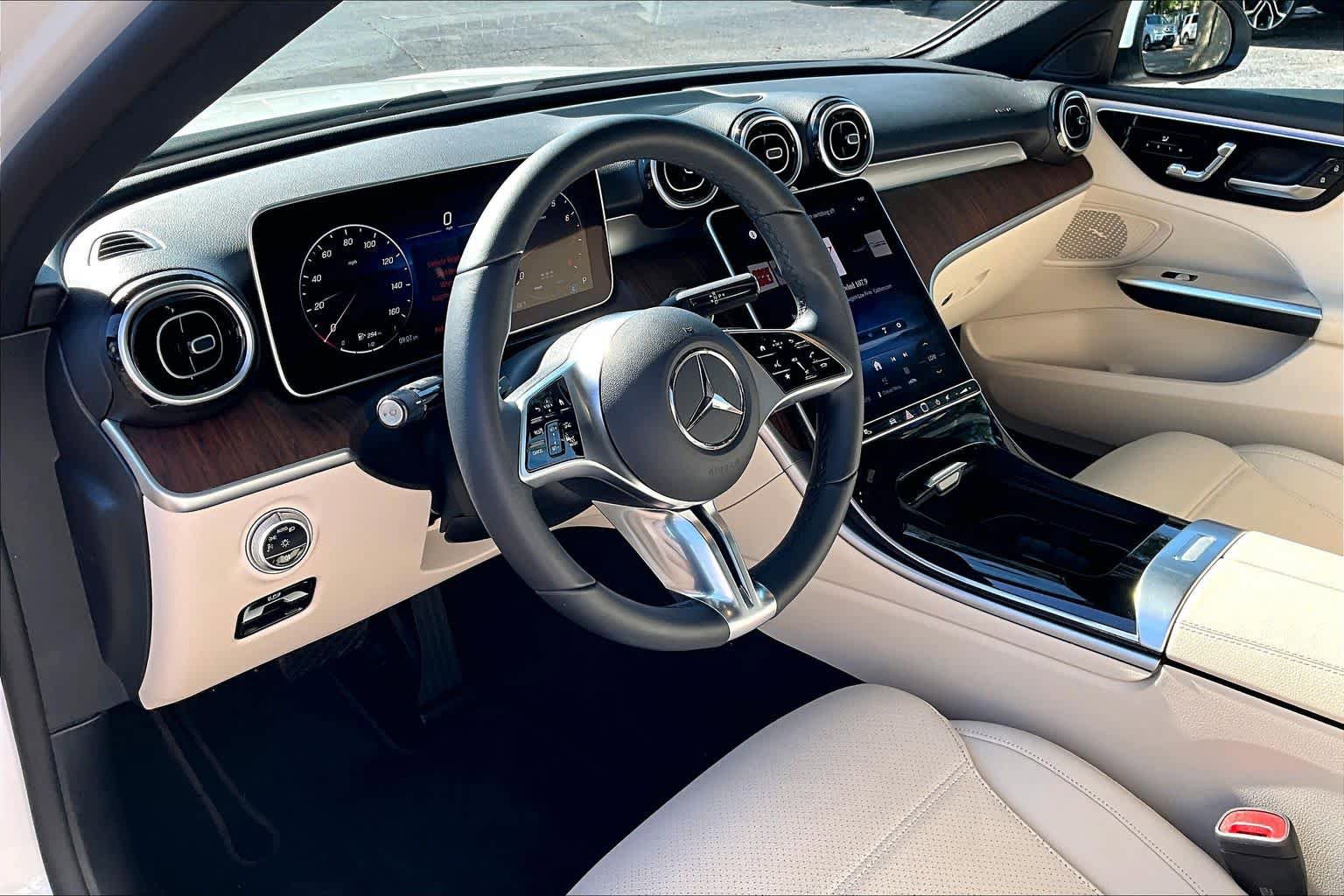 Used 2025 Mercedes-Benz C 300 4MATIC Sedan image 18