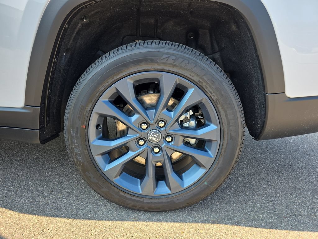 New 2026 Jeep Grand Cherokee L Limited AWD/4WD image 38