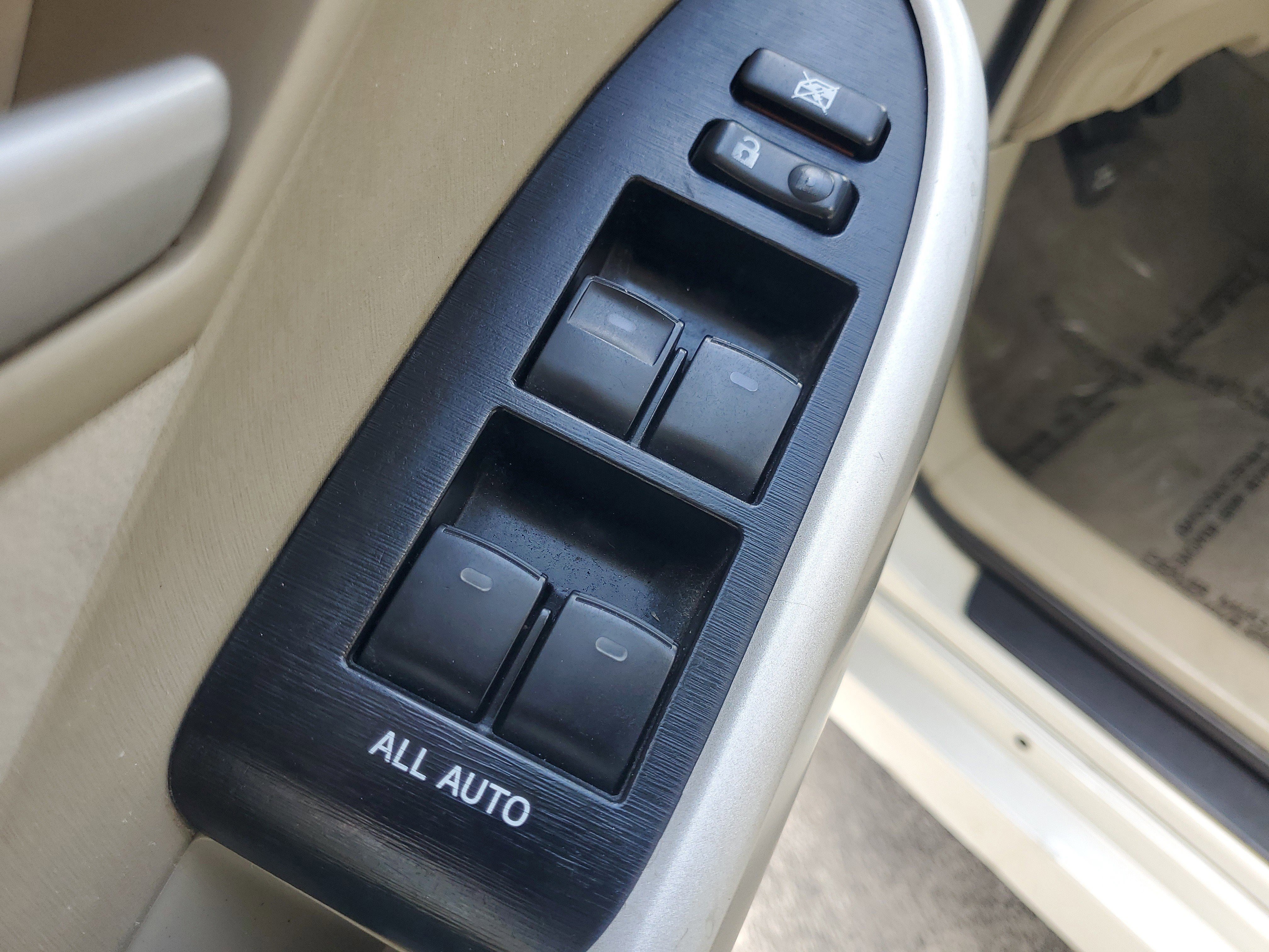 Used 2011 Toyota Prius Three w/ Solar Roof Pkg FWD image 20