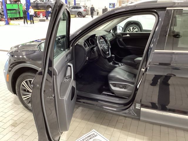 Used 2018 Volkswagen Tiguan SEL AWD/4WD image 10