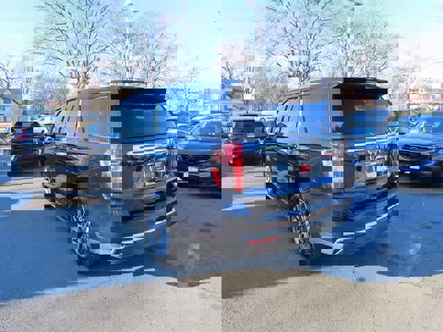 Used 2022 Chevrolet Tahoe LT w/ LT Signature Plus Package image 4