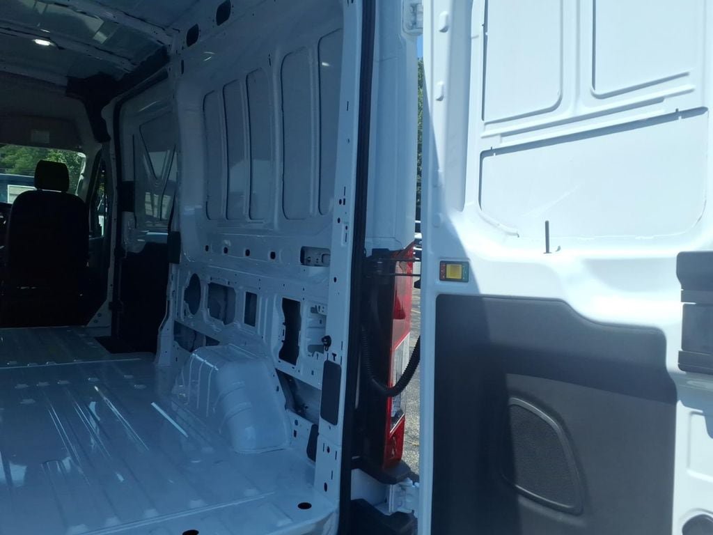 New 2026 Ford Transit 250 148 Medium Roof RWD image 11