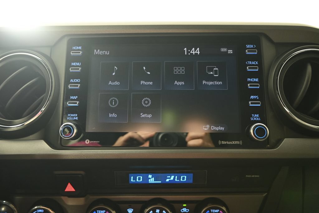 Used 2022 Toyota Tacoma TRD Off-Road w/ Technology Package AWD/4WD image 28