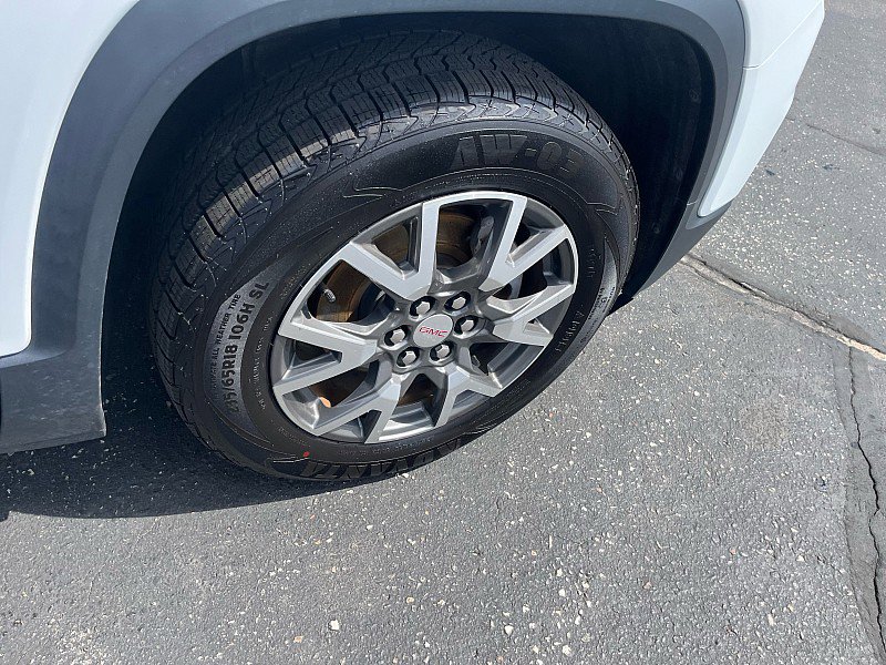 Used 2020 GMC Acadia SLE w/ Driver Convenience Package image 10