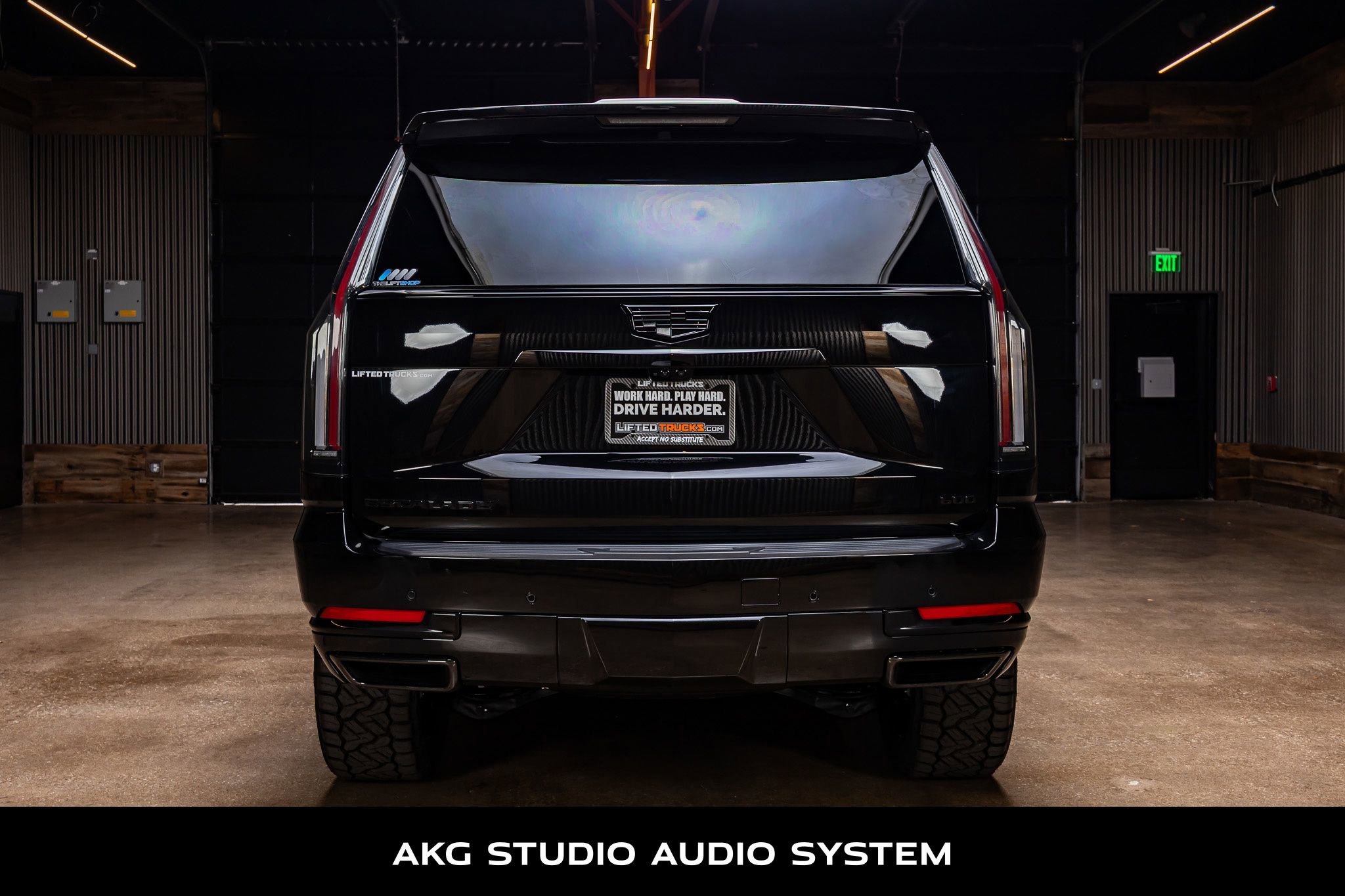 Used 2026 Cadillac Escalade ESV Sport w/ LPO, ONYX Package AWD/4WD image 8