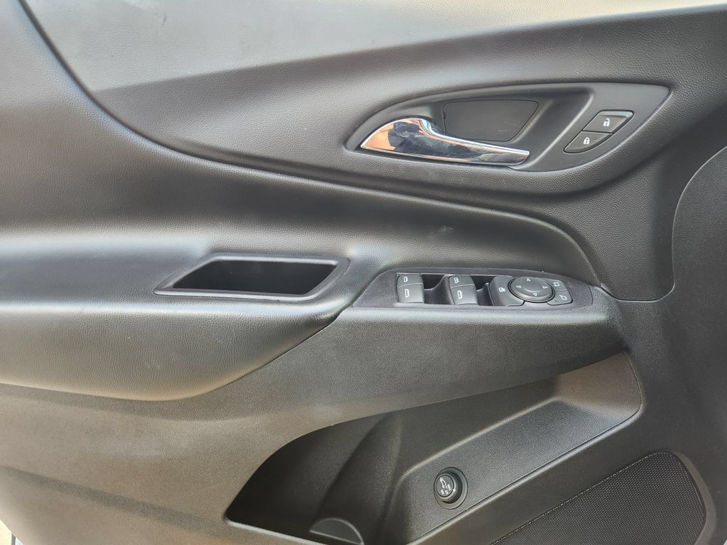Used 2018 Chevrolet Equinox LT FWD image 24