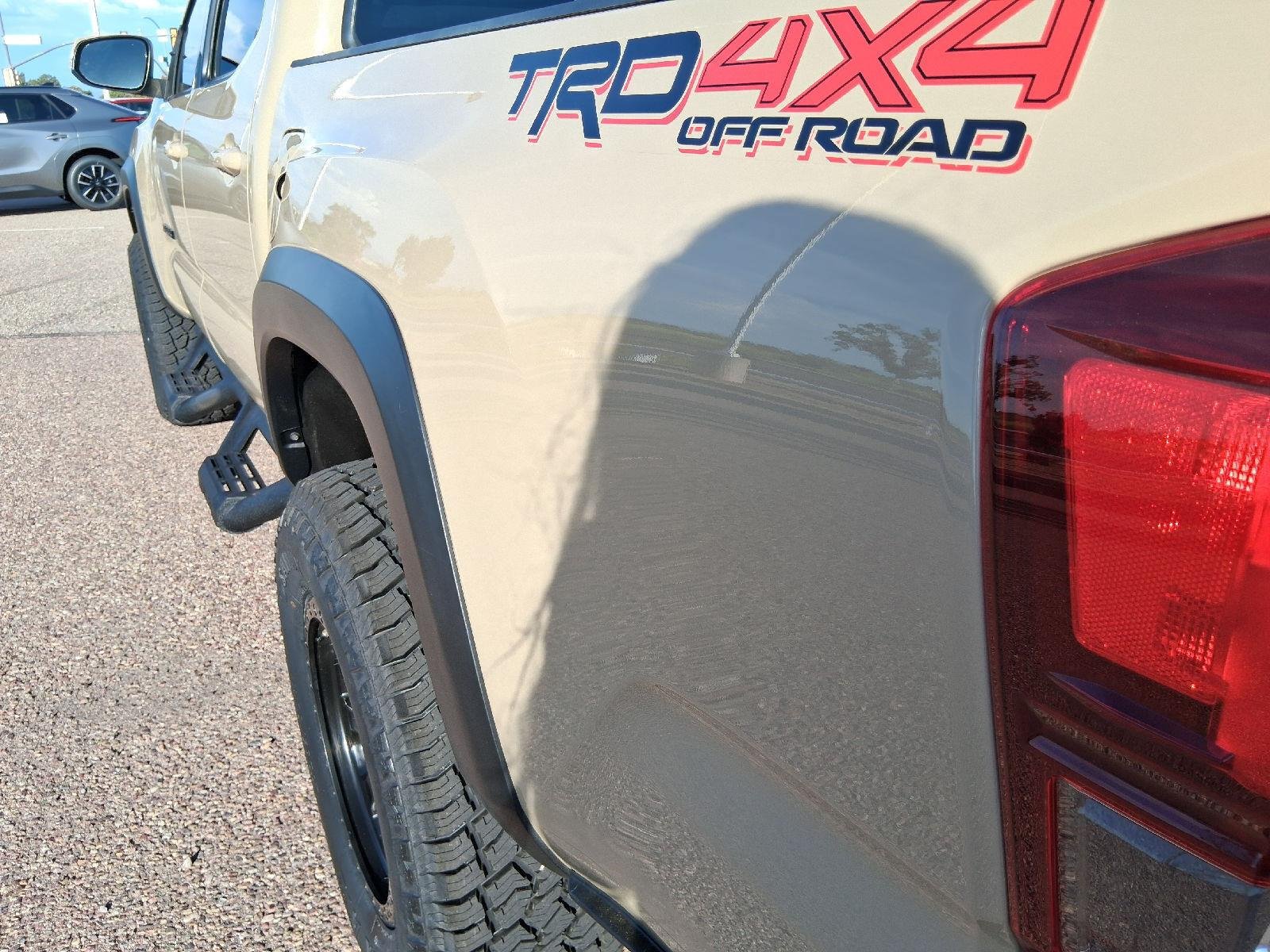 Used 2019 Toyota Tacoma TRD Off-Road w/ Technology Package AWD/4WD image 11