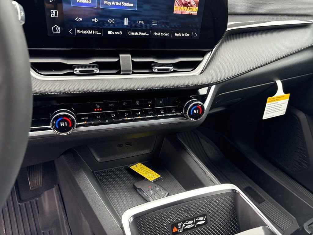 New 2026 Chevrolet Equinox LT w/ Convenience Package II image 19