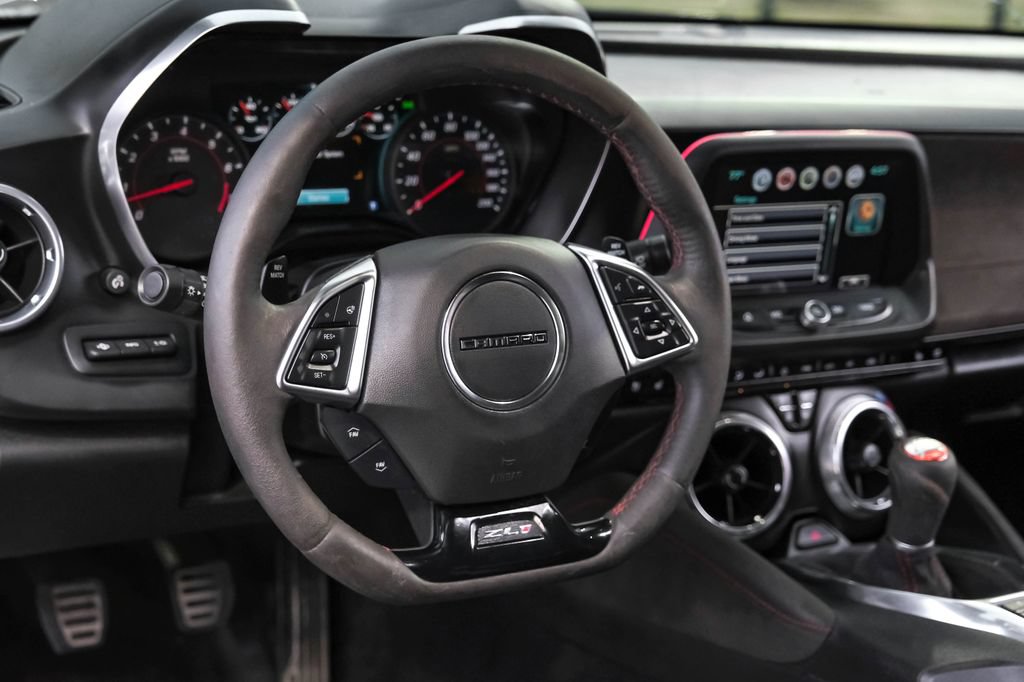 Used 2018 Chevrolet Camaro ZL1 RWD image 13
