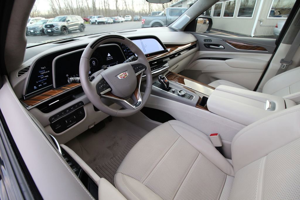 Used 2024 Cadillac Escalade ESV Sport Platinum w/ LPO, ONYX Package image 36