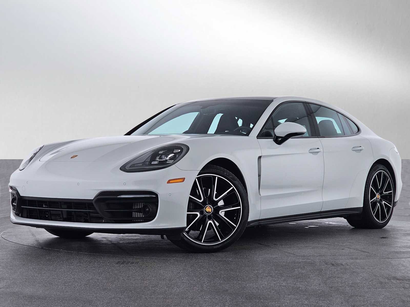 Used 2023 Porsche Panamera Platinum Edition image 1